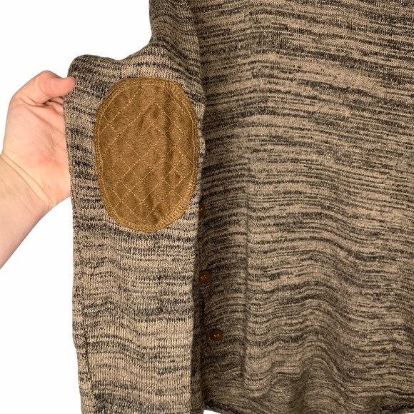 Sweet Wanderer Soft Knit Sweater w/ Side Buttons - Picture 7 of 11